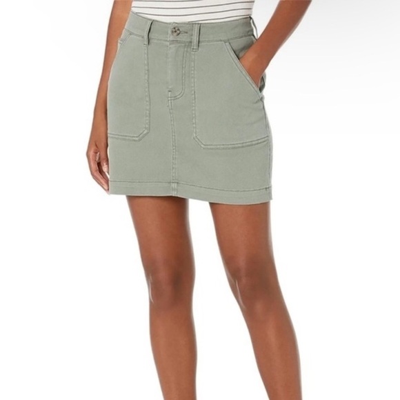 Faherty Utility Mini Skirt in Fatigue - Picture 1 of 13